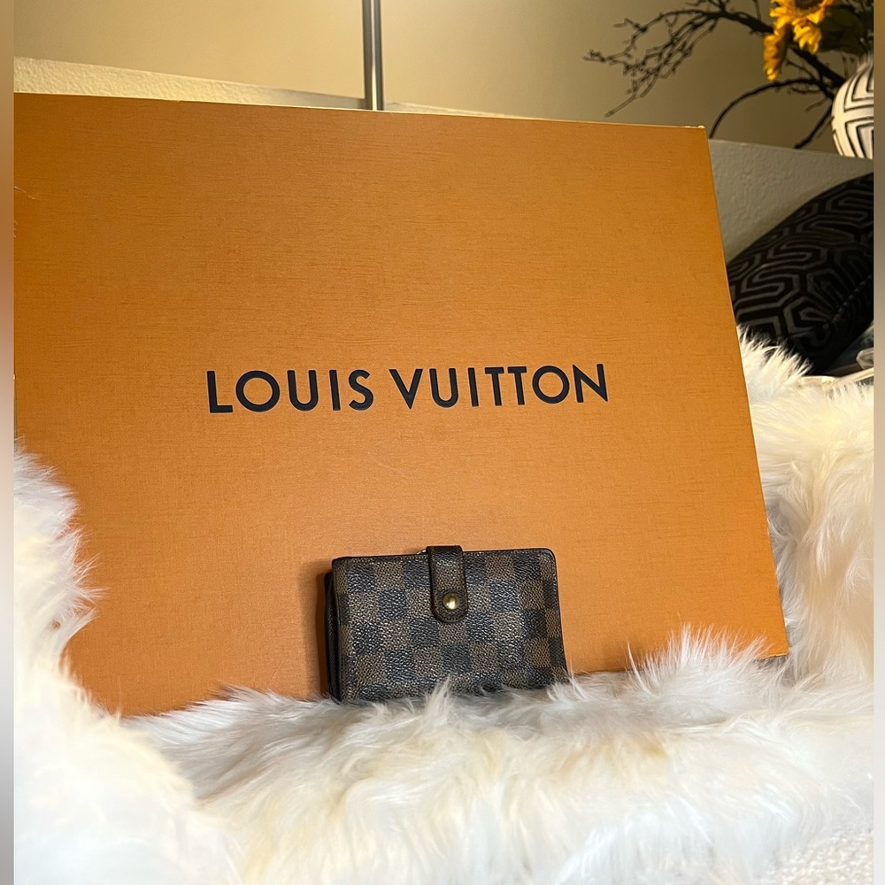 Louis Vuitton Dominer Kiss Wallet